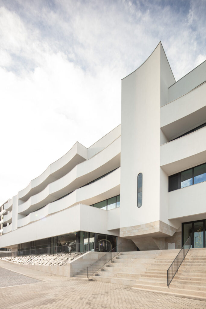 Ponte de lima: apartamentos com varandas onduladas ganham prémio internacional de arquitetura 9 Ponte de lima: apartamentos com varandas onduladas ganham prémio internacional de arquitetura