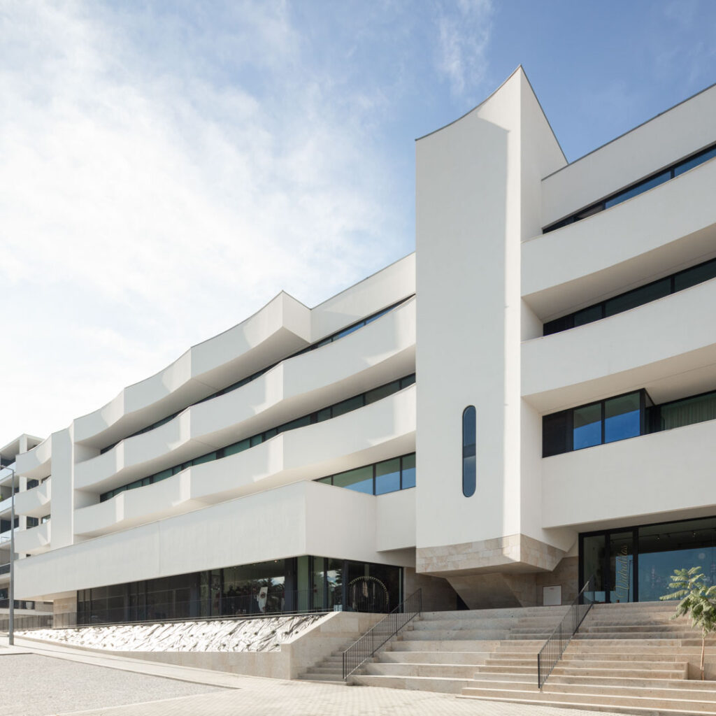 Ponte de lima: apartamentos com varandas onduladas ganham prémio internacional de arquitetura 13 Ponte de lima: apartamentos com varandas onduladas ganham prémio internacional de arquitetura