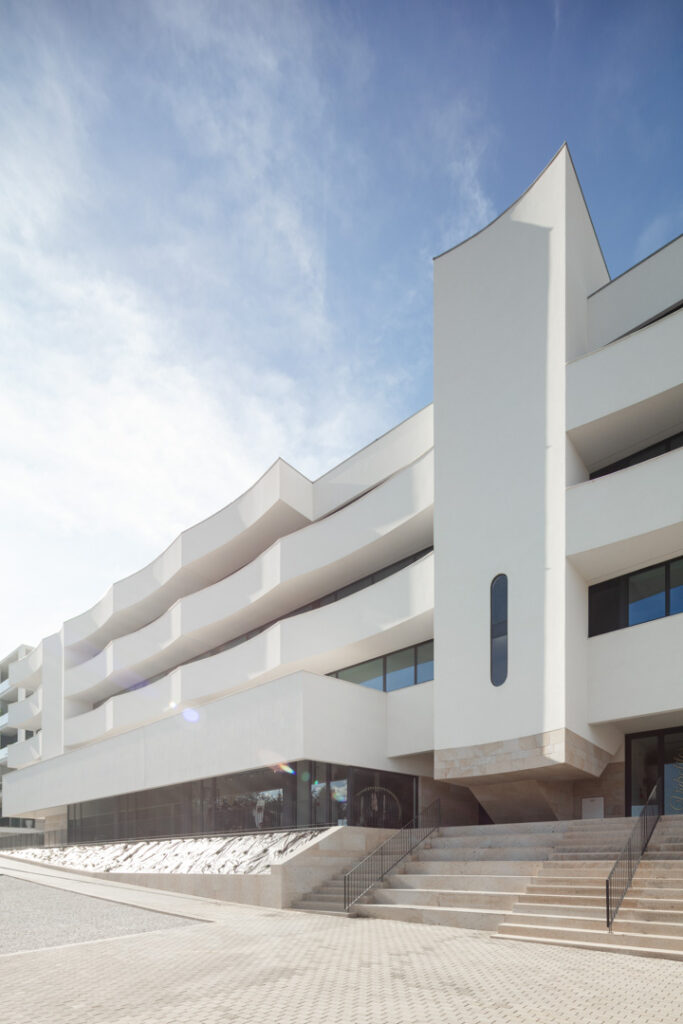 Ponte de lima: apartamentos com varandas onduladas ganham prémio internacional de arquitetura 14 Ponte de lima: apartamentos com varandas onduladas ganham prémio internacional de arquitetura