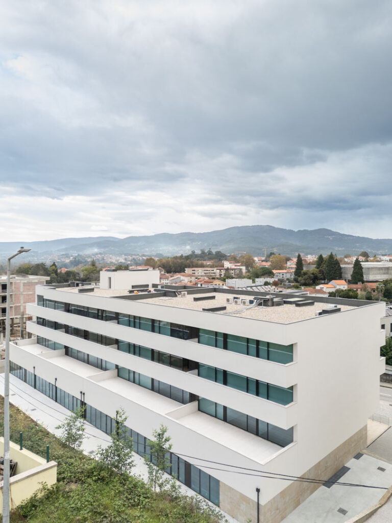 Ponte de lima: apartamentos com varandas onduladas ganham prémio internacional de arquitetura 16 Ponte de lima: apartamentos com varandas onduladas ganham prémio internacional de arquitetura