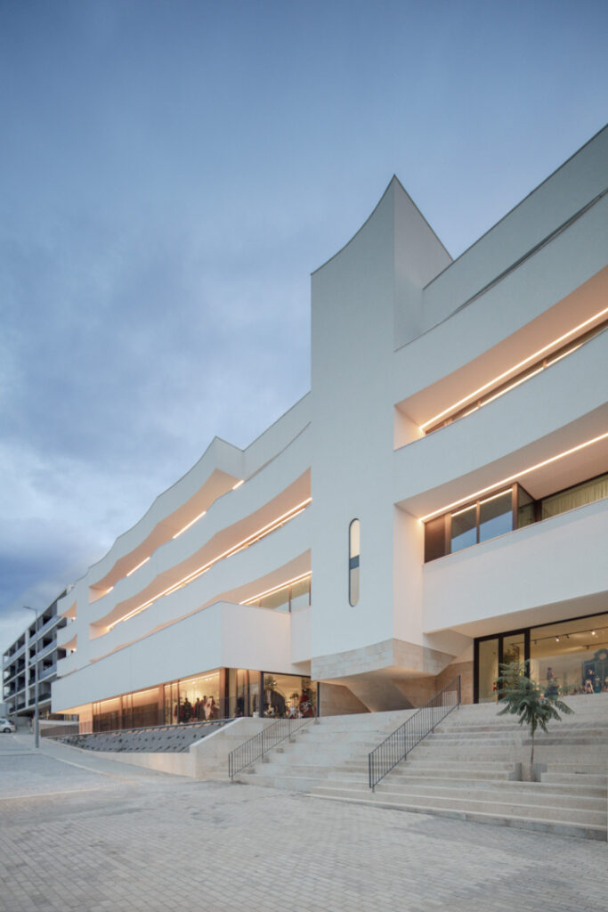 Ponte de lima: apartamentos com varandas onduladas ganham prémio internacional de arquitetura 21 Ponte de lima: apartamentos com varandas onduladas ganham prémio internacional de arquitetura