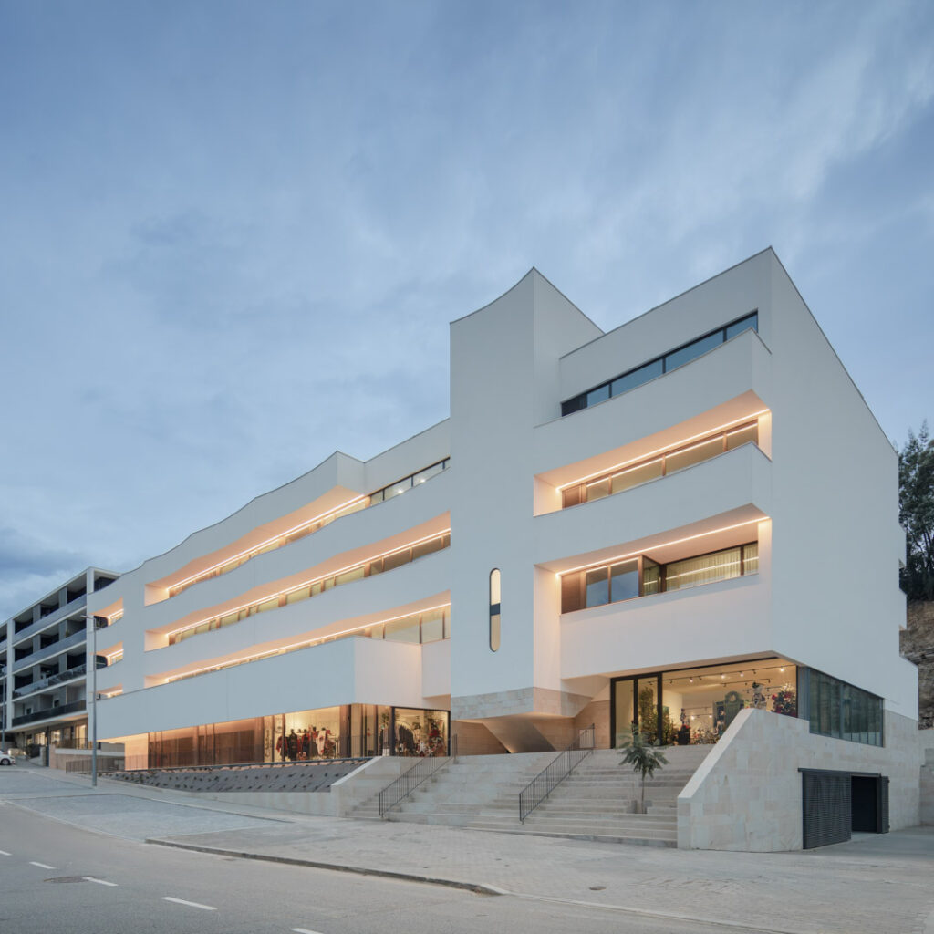 Ponte de lima: apartamentos com varandas onduladas ganham prémio internacional de arquitetura 22 Ponte de lima: apartamentos com varandas onduladas ganham prémio internacional de arquitetura
