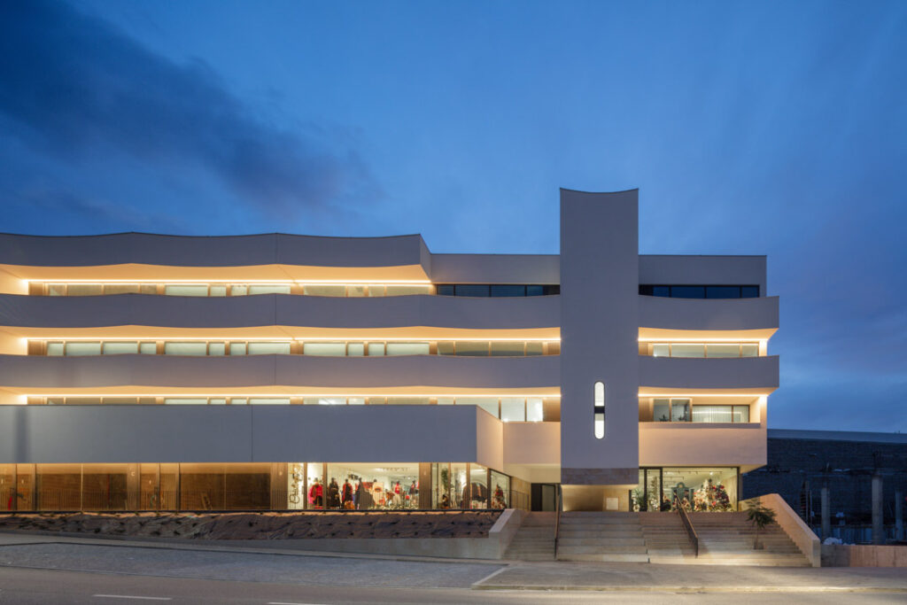 Ponte de lima: apartamentos com varandas onduladas ganham prémio internacional de arquitetura 28 Ponte de lima: apartamentos com varandas onduladas ganham prémio internacional de arquitetura