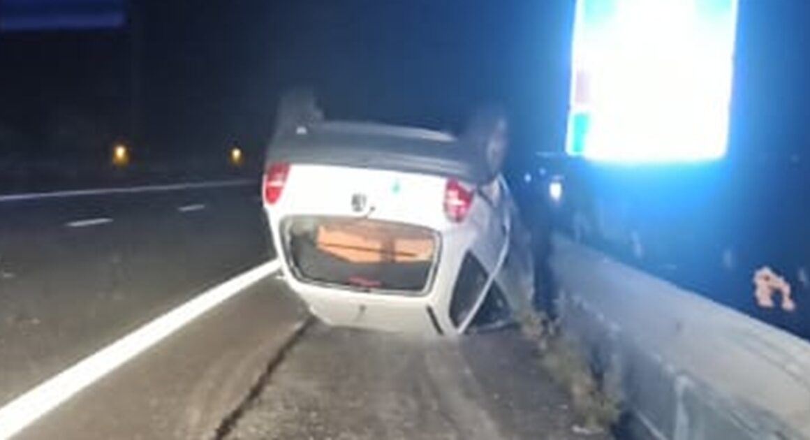Duas jovens feridas após despiste e capotamento na a28 em barcelos
