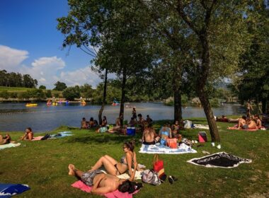 Temperatura 'dispara' durante este domingo. Aviso amarelo para braga e viana na terça-feira