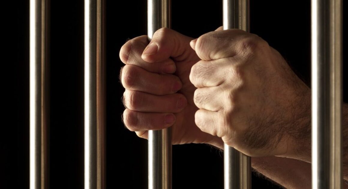 Provedor de justiça encontrou vários indícios de maus-tratos a reclusos