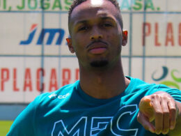 Sidnei tavares troca moreirense por inglaterra