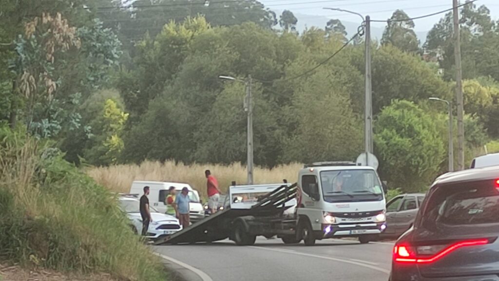 Homem ferido após colisão que condicionou estrada barcelos-prado 6 Homem ferido após colisão que condicionou estrada barcelos-prado