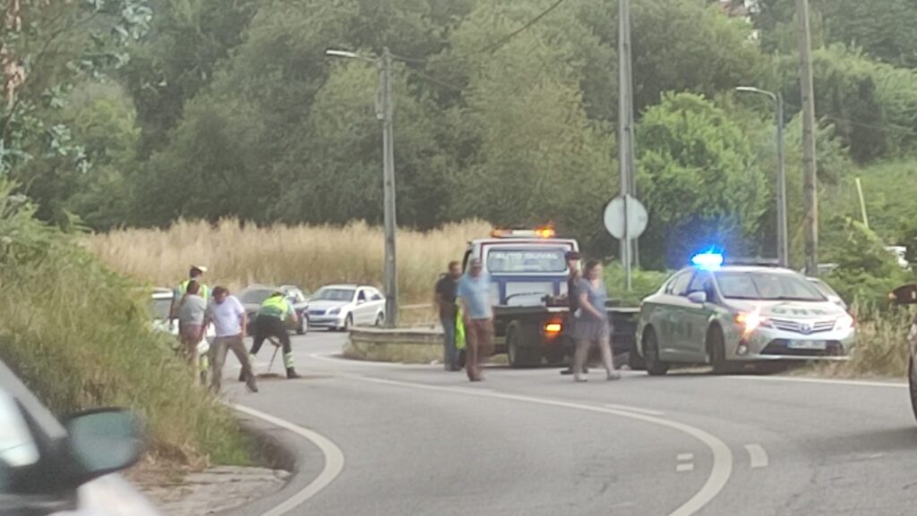 Homem ferido após colisão que condicionou estrada barcelos-prado 7 Homem ferido após colisão que condicionou estrada barcelos-prado