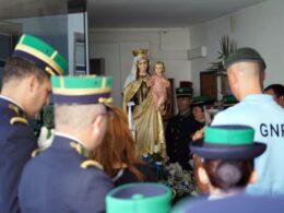 Padroeira da gnr em veneração no quartel de viana