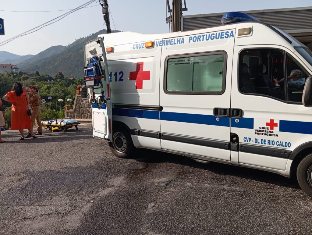 Simulacro da cruz vermelha com choque entre moto 4 e bicicleta no gerês 12 Simulacro da cruz vermelha com choque entre moto 4 e bicicleta no gerês