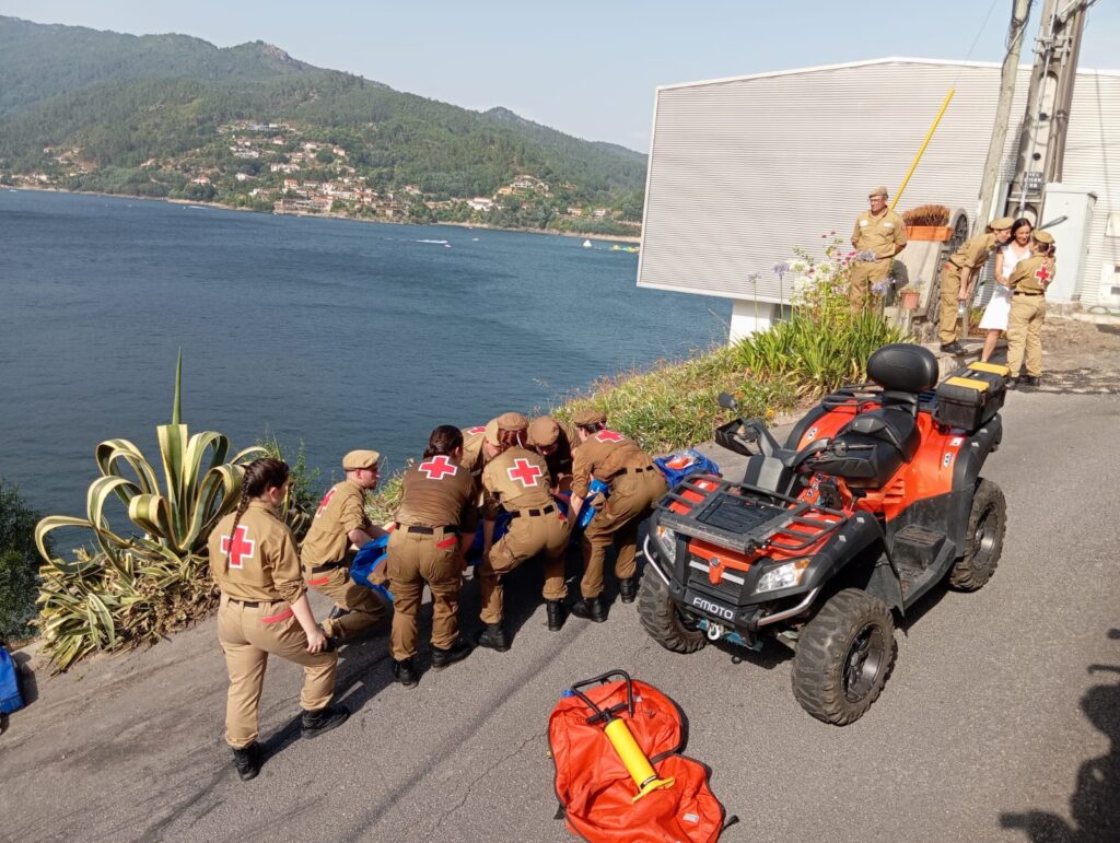Simulacro da cruz vermelha com choque entre moto 4 e bicicleta no gerês 9 Simulacro da cruz vermelha com choque entre moto 4 e bicicleta no gerês