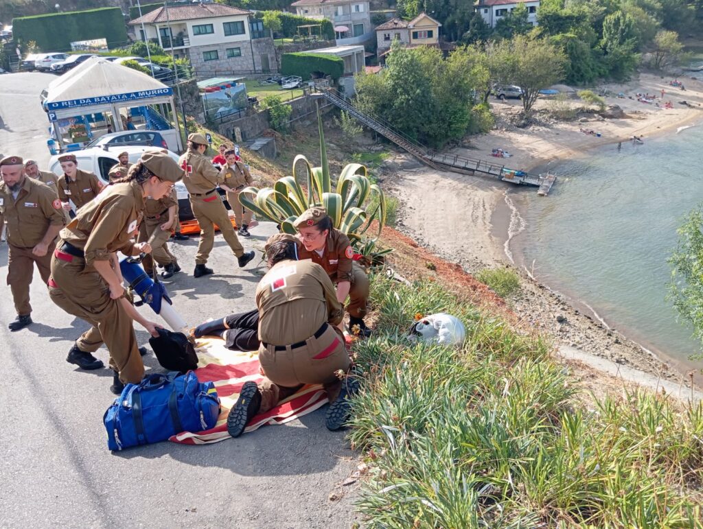 Simulacro da cruz vermelha com choque entre moto 4 e bicicleta no gerês 13 Simulacro da cruz vermelha com choque entre moto 4 e bicicleta no gerês