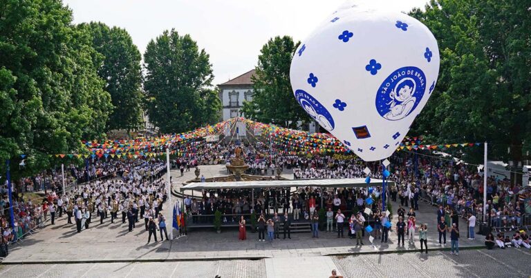 Largada de balão gigante dá tiro de partida para a noitada do s. João de braga