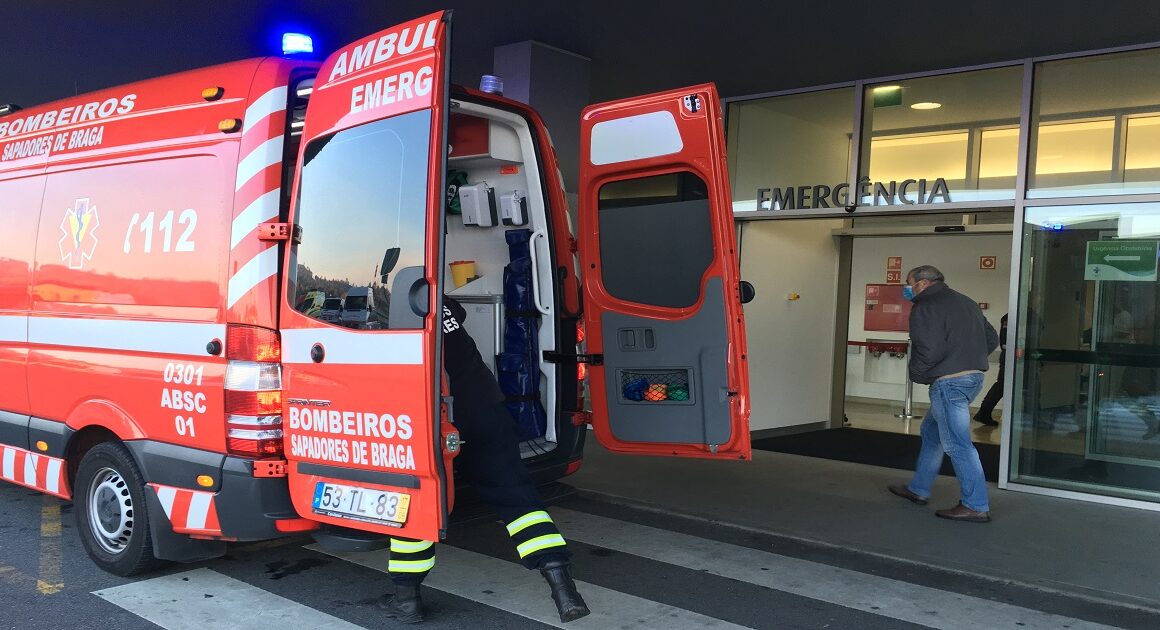 Trabalhador ferido após desabar telhado de jardim de infância em braga