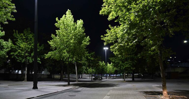 Já é mais seguro andar à noite no campo da feira de famalicão