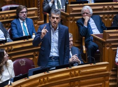 Il pede meritocracia no estado, montenegro não quer administração pública a "fazer contravapor”