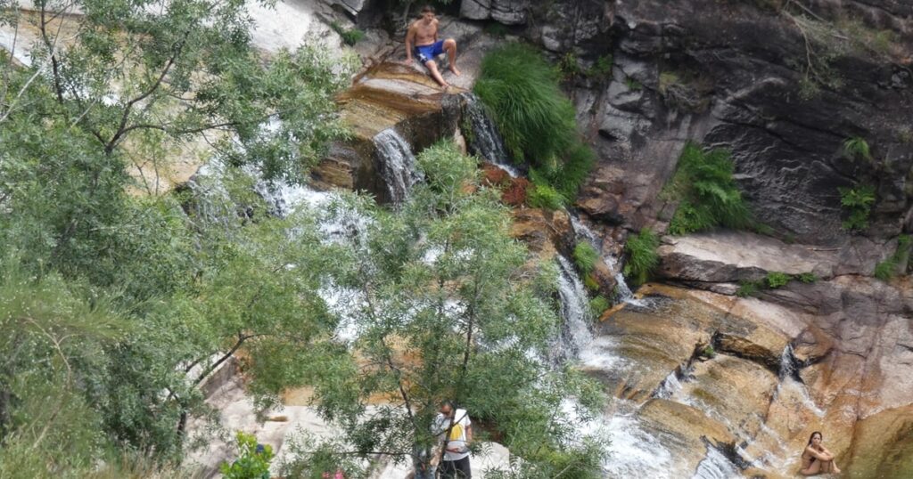 Gerês: cascata do tahiti sempre com grande afluência apesar das obras