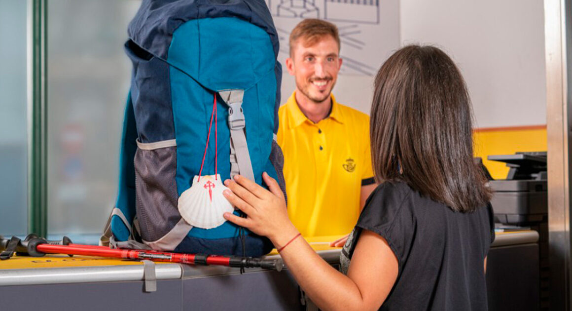 Correios de espanha fazem transporte de mochilas no caminho de santiago desde o porto