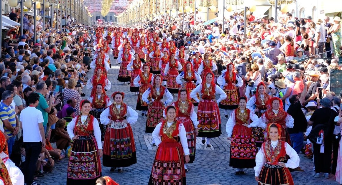 Mil mulheres querem desfilar na romaria d’agonia