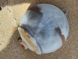 Encontrado explosivo em praia. Marinha avisa para nunca mexer