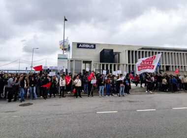 Trabalhadores da 'gigante' dos aviões em santo tirso exigem aumento de 150 euros