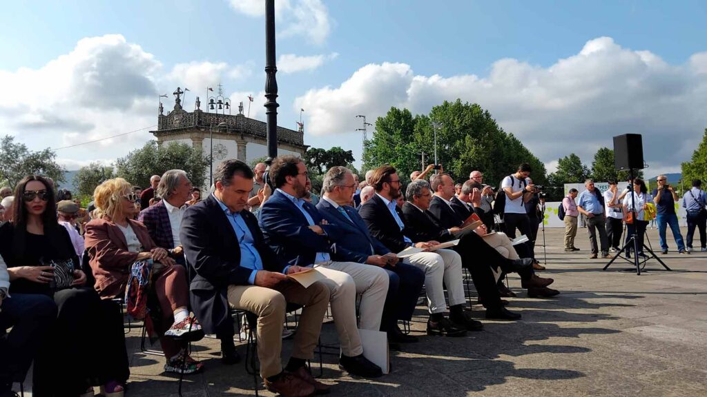 Eis a nova estátua de d. Afonso henriques em ponte de lima 9 Eis a nova estátua de d. Afonso henriques em ponte de lima