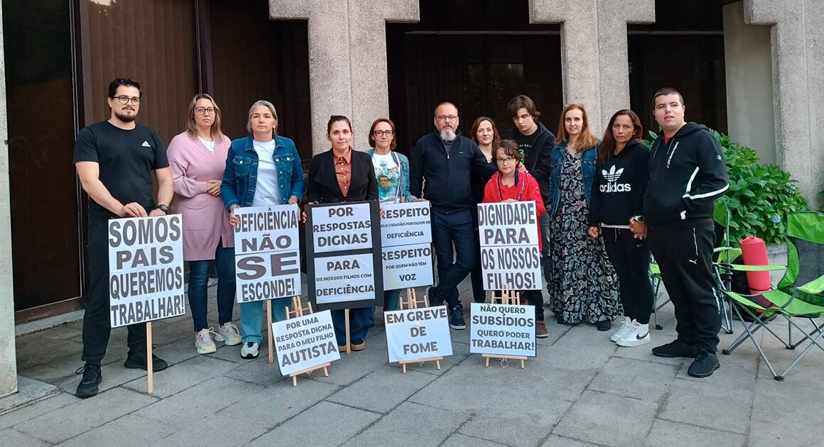 Pai de barcelos termina greve de fome. Segurança social garante respostas para jovens com autismo
