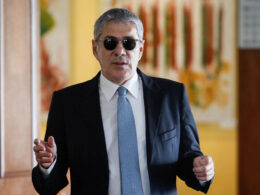 Sócrates apresenta queixa em tribunal europeu contra estado português