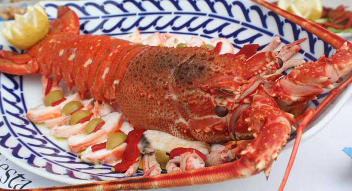 Comer lagosta por 40 euros a poucos minutos da fronteira do minho