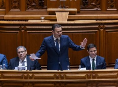 Governo propõe descidas do irs entre 0,4% e 0,6%