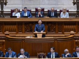 Montenegro anuncia mais 1. 500 polícias e proposta de revisão da lei da nacionalidade