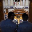 Parlamento aprovou distribuição de lugares no hemiciclo com protestos do livre e troca de acusações