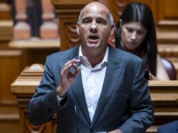 Pcp diz que programa do governo “cheira a troika”, montenegro critica "velho comunismo imobilista"