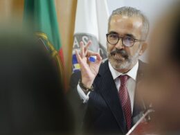 Governo determina encerramento temporário da embaixada portuguesa em teerão