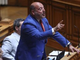 Pedro pinto volta a ser candidato único a líder parlamentar do chega
