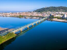 Viana: ponte eiffel faz hoje 147 anos