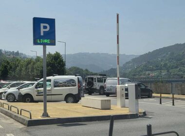 Estacionamento pago chega à praia mais popular do gerês
