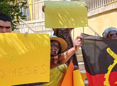Funcionária em protesto à porta da misericórdia de braga: "quero justiça"