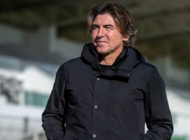 Sá pinto oficializado no irão