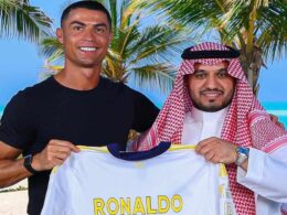 Cristiano ronaldo renova com o al nassr até 2027
