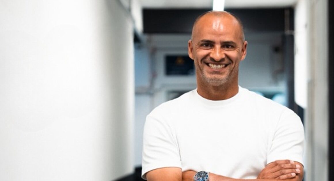 Silas é o novo treinador do farense