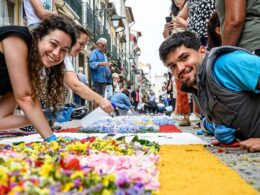 Centenas embelezam ruas de viana do castelo com tapetes de flores