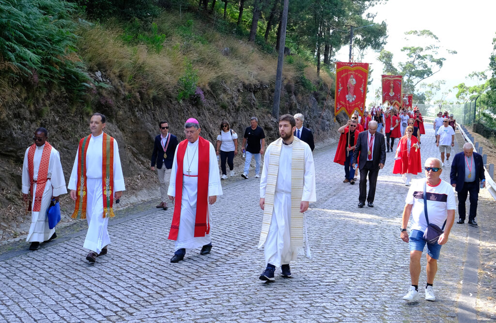 Viana do castelo: centenas peregrinaram a santa luzia