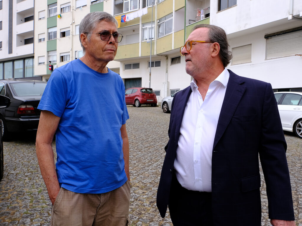 Viana: américo e celina foram hoje despejados da casa que compraram há 8 anos (e ainda ficaram sem o dinheiro) 10 Viana: américo e celina foram hoje despejados da casa que compraram há 8 anos (e ainda ficaram sem o dinheiro)