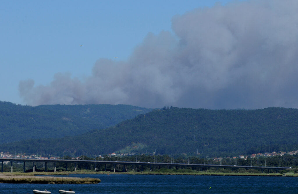 'fireboss' abastecem em viana para combater grande incêndio em ponte de lima 7 'fireboss' abastecem em viana para combater grande incêndio em ponte de lima