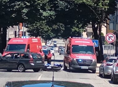 Motociclista de 20 anos ferido após colisão em guimarães