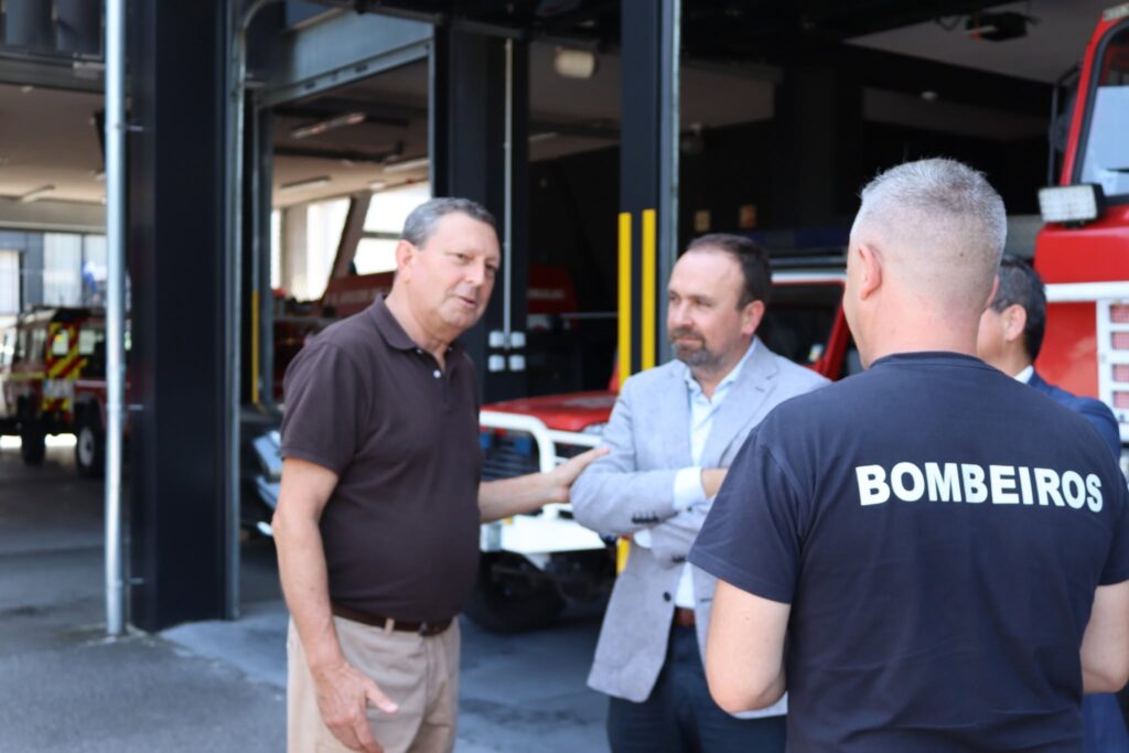 Ren oferece 'pickup ' aos bombeiros de arcos de valdevez