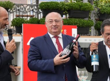 Em braga, ministro destaca superavit de 800 milhões do setor do vinho em portugal