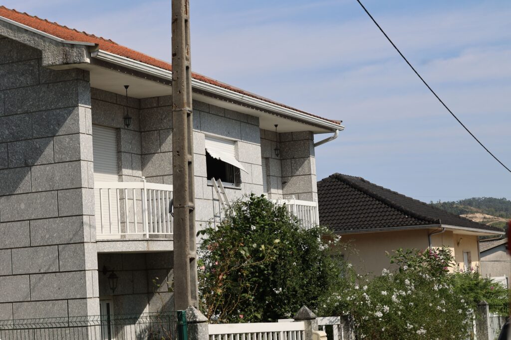 Fafe: bombeiros resgatam mulher que ficou trancada em casa desde sábado 7 Fafe: bombeiros resgatam mulher que ficou trancada em casa desde sábado